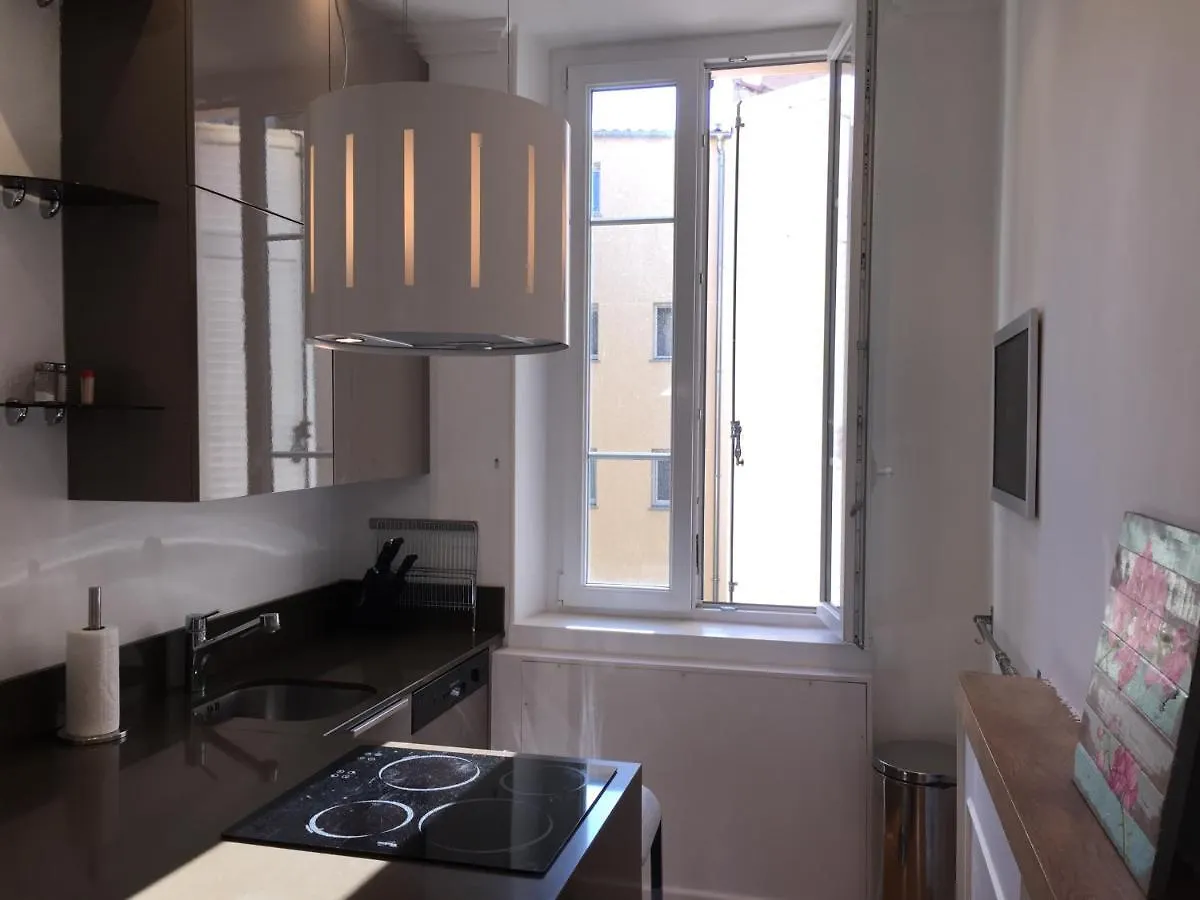Central Cannes - Luxury Clara Residence 0*,